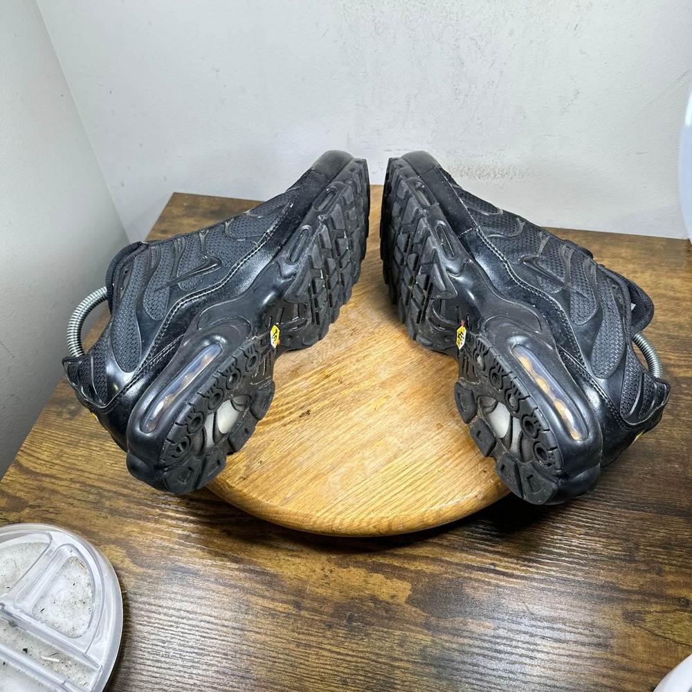 Nike Air Max Plus TN SE Men's Black Running Sneakers Size 10.5 604133-050 - Picture 2 of 9